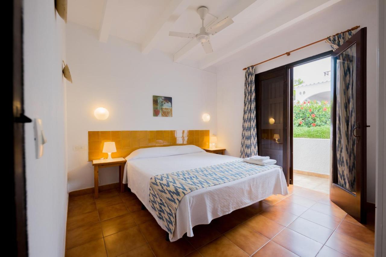 Apartamentos Sa Cala Кала-Морель Экстерьер фото
