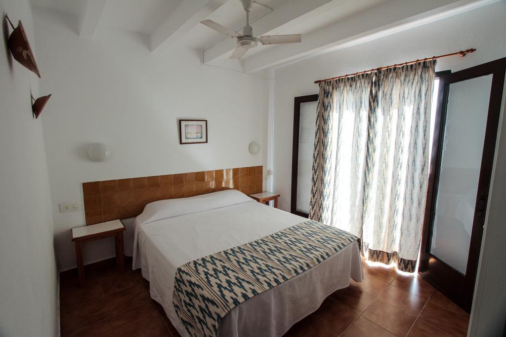Apartamentos Sa Cala Кала-Морель Экстерьер фото